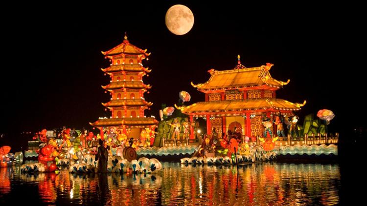 Постер Moon Festivals