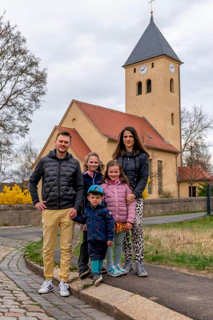 Kirche zu – was jetzt? (kirche-zu-was-jetzt) Документальный фильм