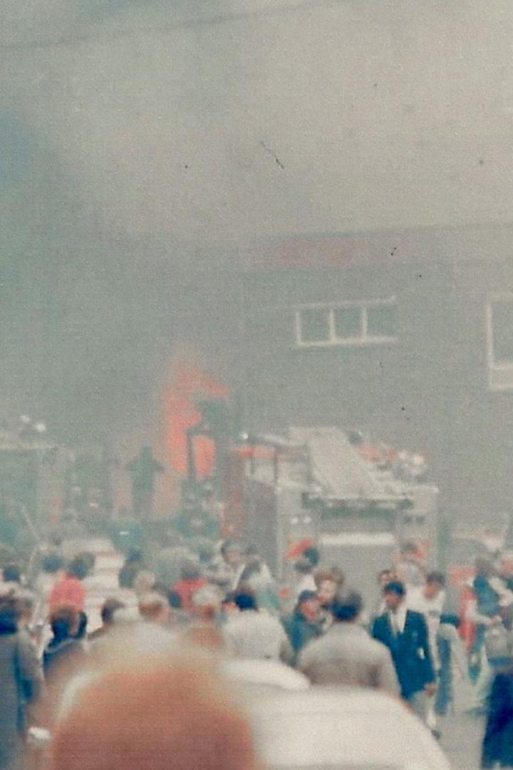 Unforgotten: The Bradford City Fire (unforgotten-the-bradford-city-fire) Документальный фильм