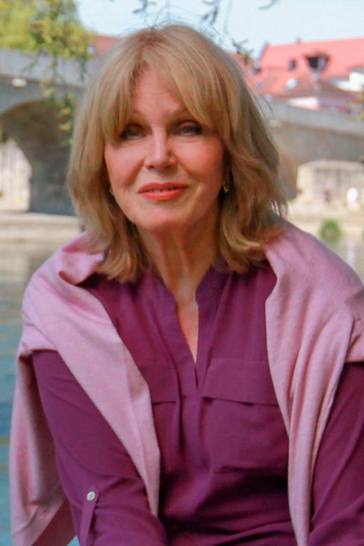 Joanna Lumley's Danube (joanna-lumleys-danube) Досуг, хобби