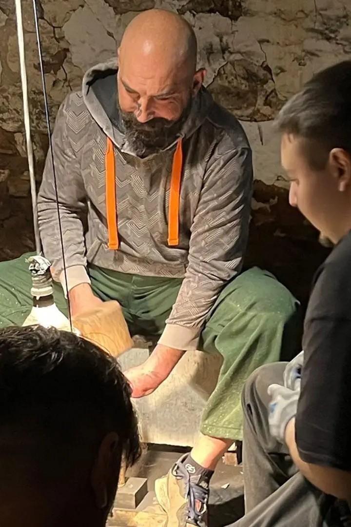 En Grèce, la guerre des fusées de Chios (en-grce-la-guerre-des-fuses-de-chios) Документальный фильм