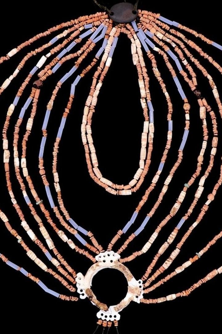 La mystérieuse enfant au collier de Ba'ja: les trésors d'un village néolithique jordanien (la-mystrieuse-enfant-au-collier-de-baja-les-trsors-dun-village-nolithique-jordanien) Познавательное