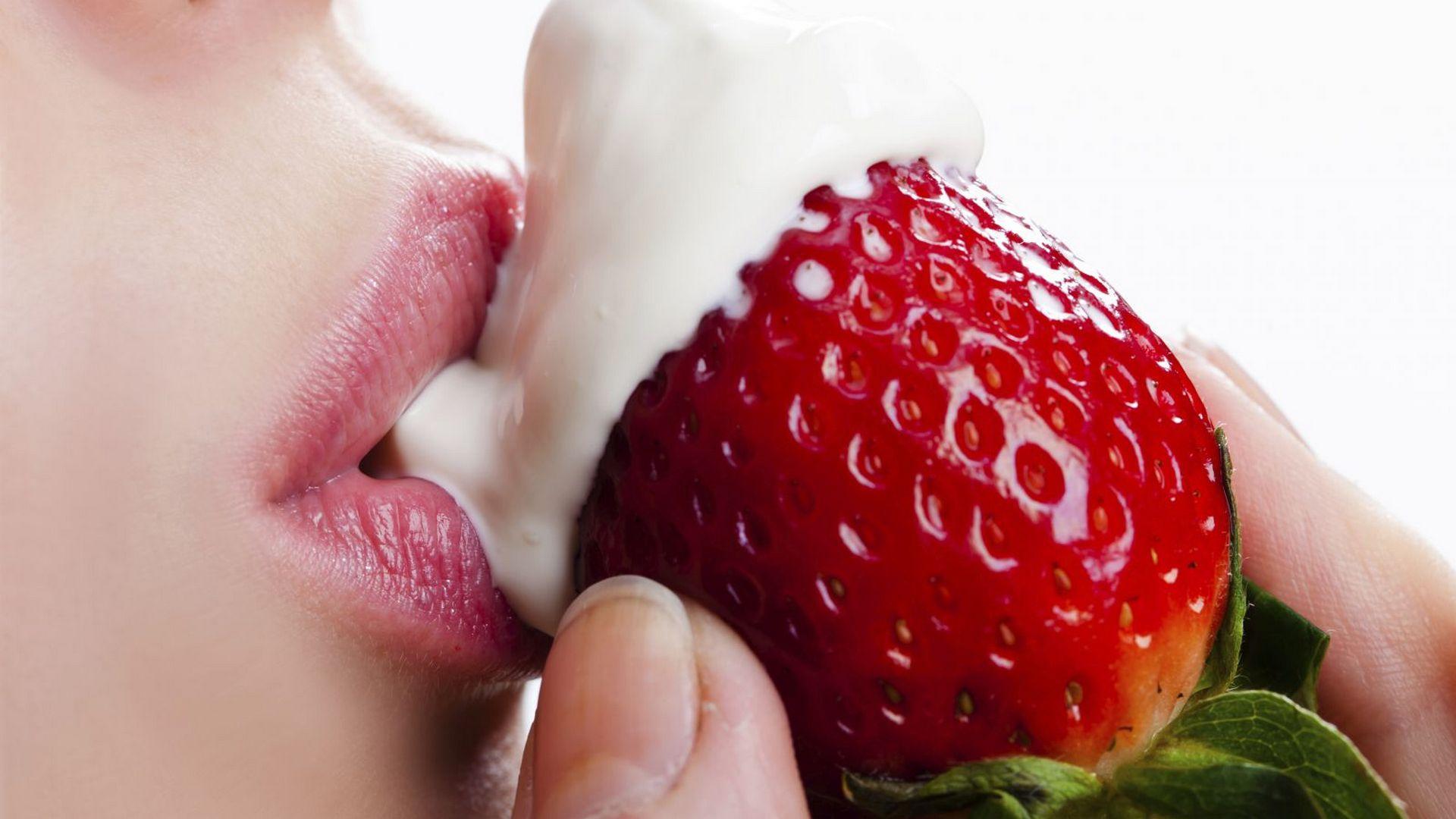 Sweet And Innocent Girls Try Big Bones (sweet-and-innocent-girls-try-big-bones) Для взрослых
