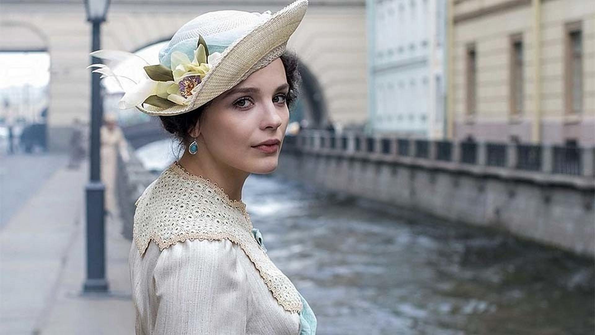 Крылья империи: все о главных героях сериала (krylja-imperii-vse-oglavnyh-gerojah-seriala) Документальный фильм