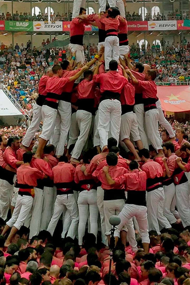 Catalogne : le défi des pyramides humaines (catalogne-le-dfi-des-pyramides-humaines) Документальный фильм