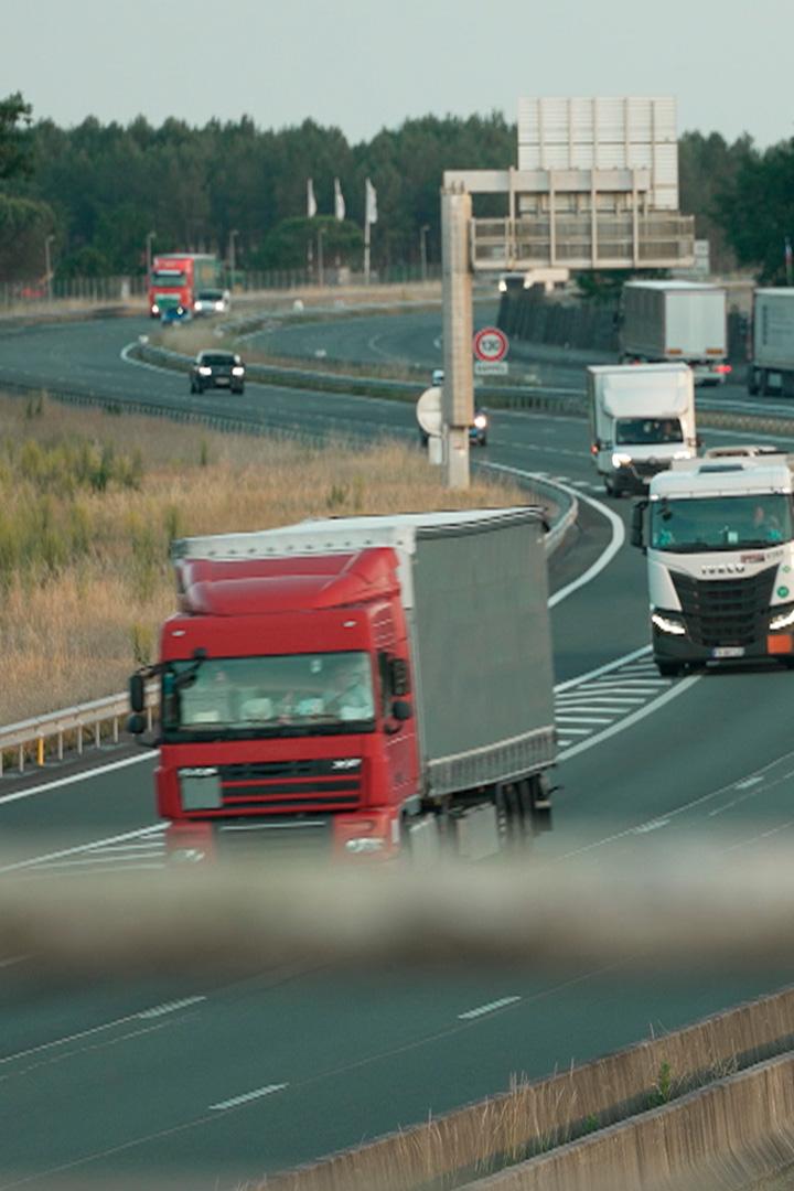 Autoroutes du Sud-Ouest : dans la chaleur de l'été (autoroutes-du-sud-ouest-dans-la-chaleur-de-lt) Документальный фильм