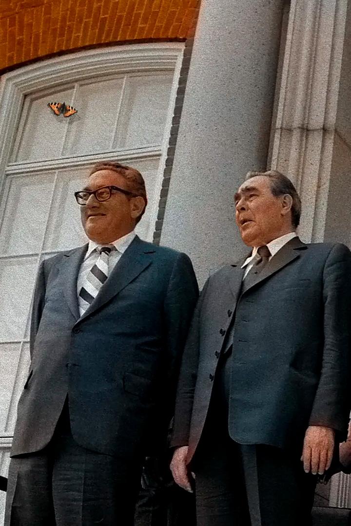 L'effet Helsinki : 1975, l'acte final et la fin du rideau de fer (leffet-helsinki-1975-lacte-final-et-la-fin-du-rideau-de-fer) Документальный фильм