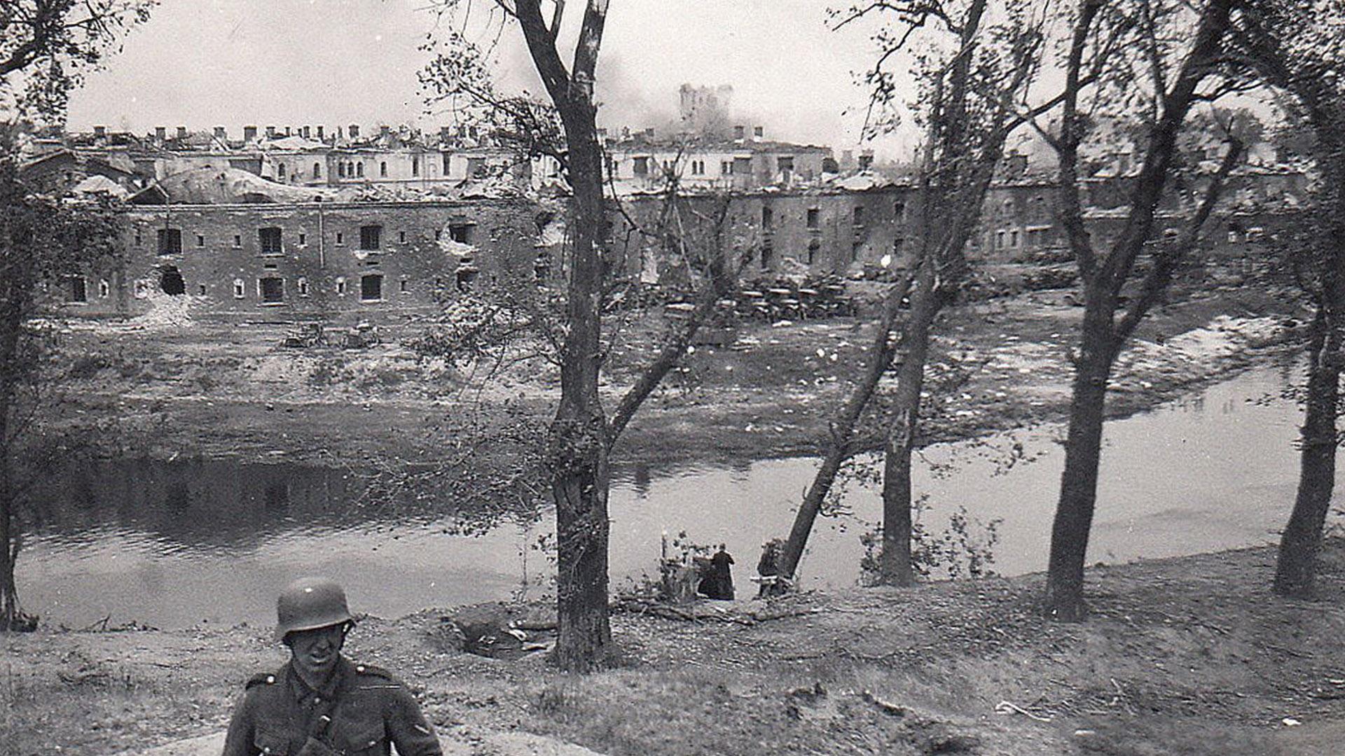 Крепость над Бугом (krepost-nad-bugom) Документальный фильм