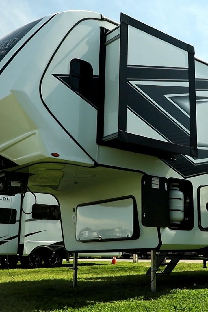 Low-cost ou grand luxe, le business XXL des camping-cars (low-cost-ou-grand-luxe-le-business-xxl-des-camping-cars) Досуг, хобби