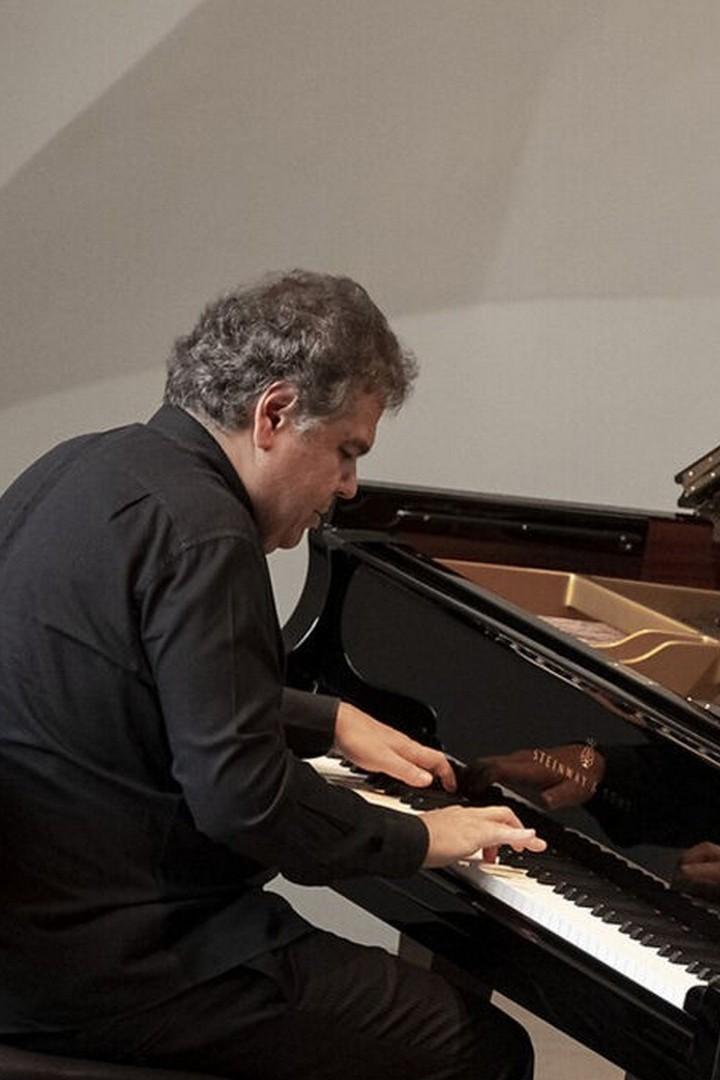 Аркадий Володось: Шуберт, Шуман — Фонд Луи Виттон (arkadij-volodos-shubert-shuman-fond-lui-vitton) Музыка