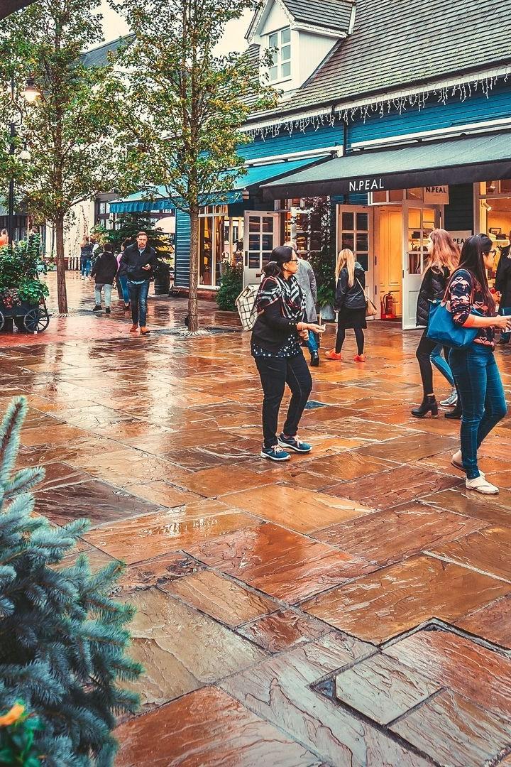 Britain's Poshest Designer Outlet: Inside Bicester Village (britains-poshest-designer-outlet-inside-bicester-village) Досуг, хобби