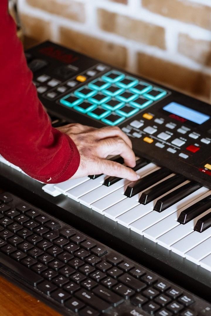 Давай поженимся (davaj-pozhenimsja) Музыка