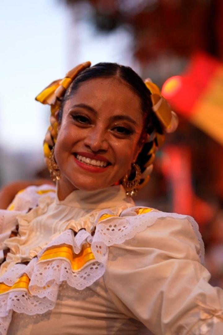 Hispanoamérica, canto de vida y esperanza (hispanoamrica-canto-de-vida-y-esperanza) Документальный фильм