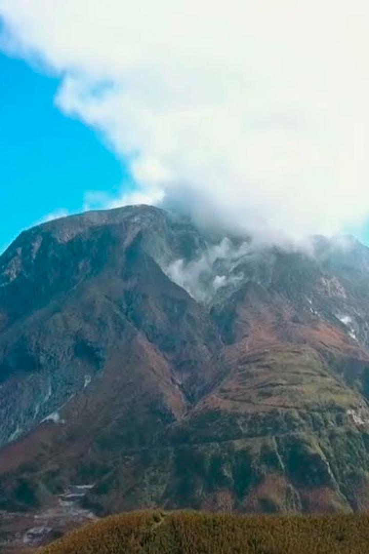 Japon : vivre à l'ombre du volcan Iodake (japon-vivre-lombre-du-volcan-iodake) Документальный фильм