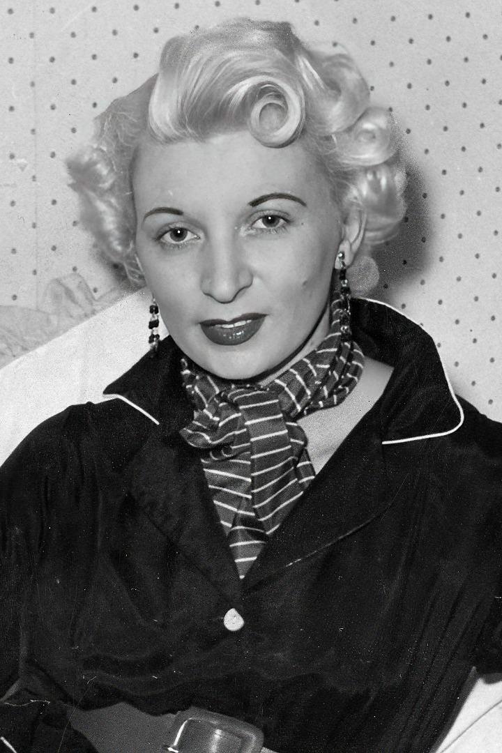 Ruth Ellis: Y Cariad a'r Crogi (ruth-ellis-y-cariad-ar-crogi) Документальный фильм