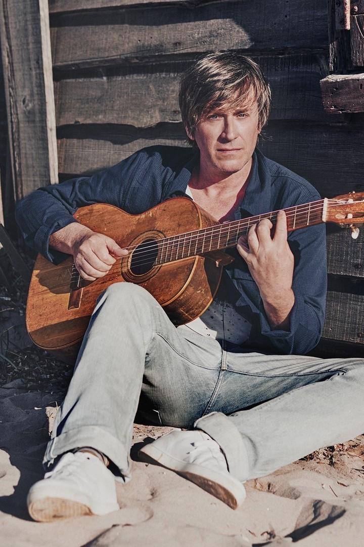 Thomas Dutronc feat. Stochelo Rosenberg - Jazz à Vienne 2025 (thomas-dutronc-feat-stochelo-rosenberg-jazz-vienne-2025) Музыка