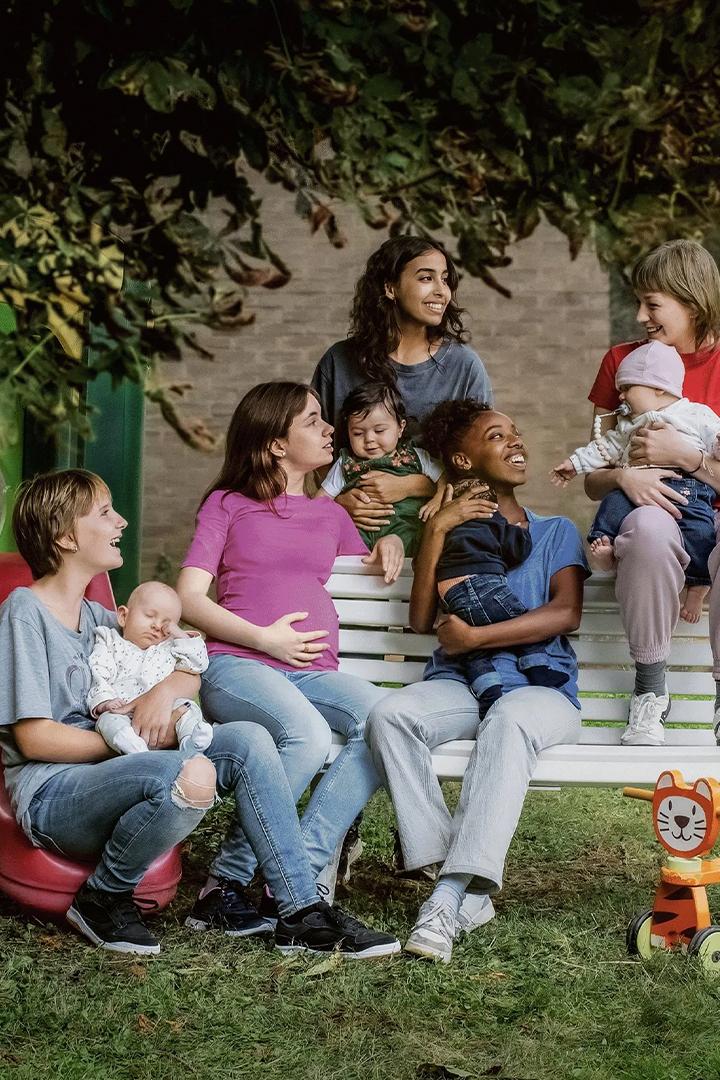 Молодые матери (molodye-materi) Фильм 2025