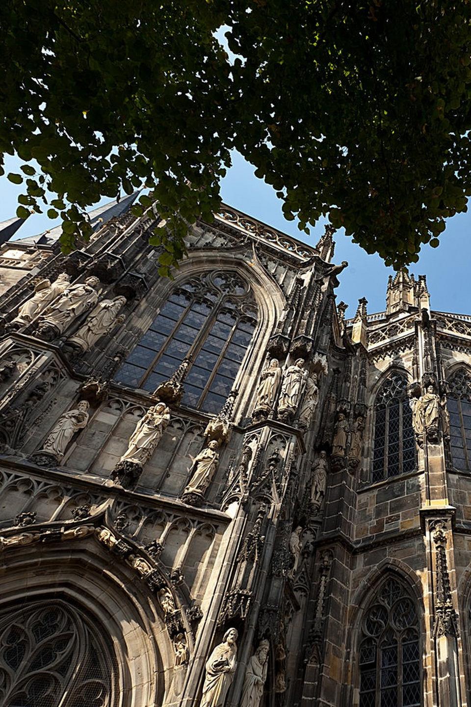 Der Dom zu Aachen (der-dom-zu-aachen) Документальный фильм
