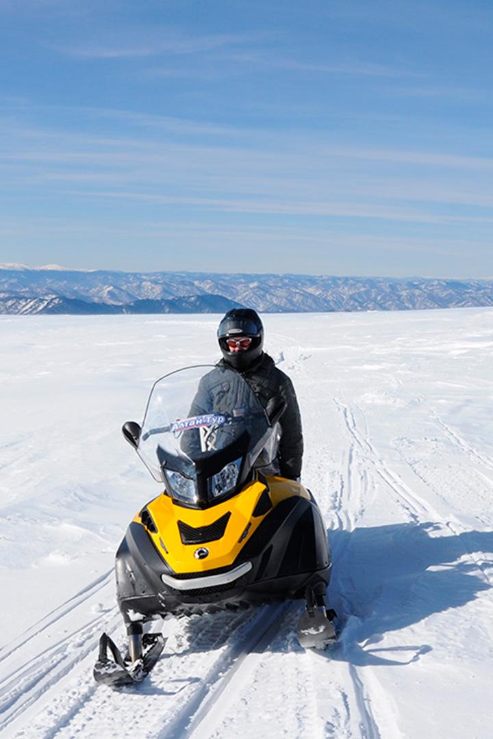 По Уральским горам на снегоходах (po-uralskim-goram-na-snegohodah) Документальный фильм