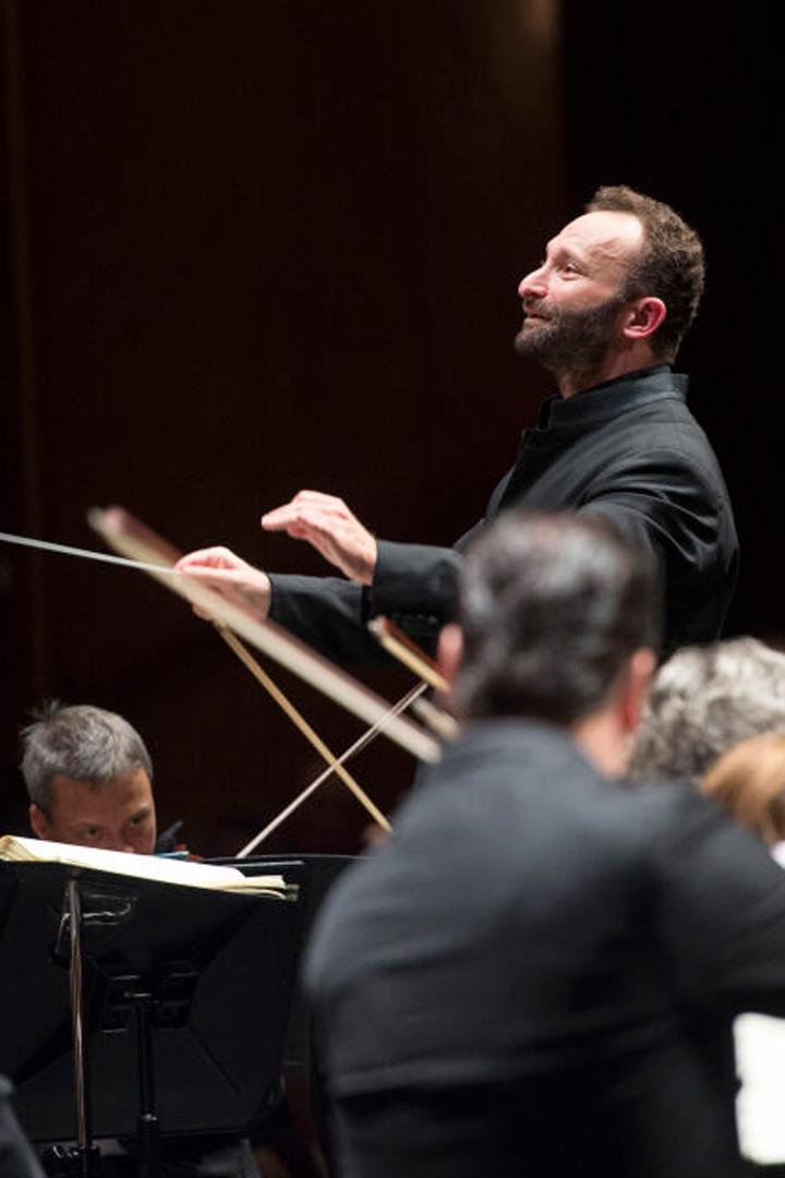 Пабло Сайнс-Вильегас, гитара. Берлинская филармония, дирижёр Кирилл Петренко. Гала-концерт (pablo-sajns-vilegas-gitara-berlinskaja-filarmonija-dirizher-kirill-petrenko-gala-kontsert) Музыка