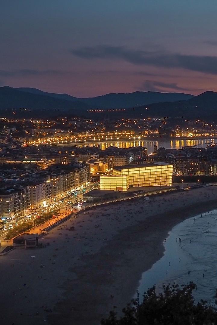 Saint-Sébastien la capitale des étoiles (saint-sbastien-la-capitale-des-toiles) Документальный фильм