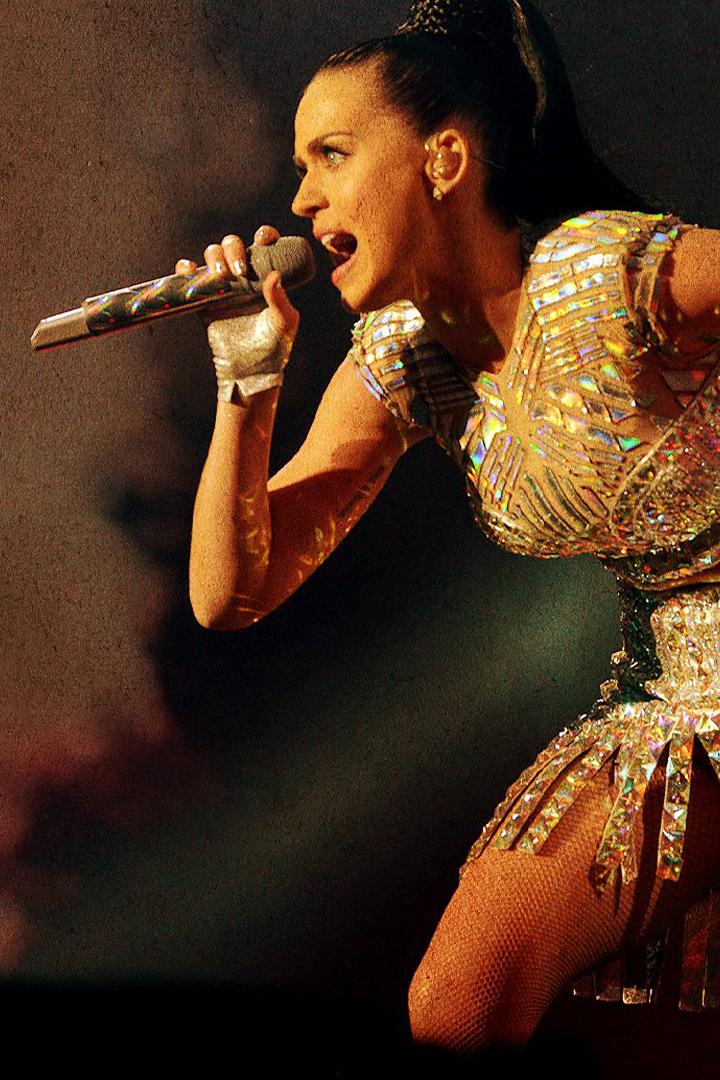 Songs of Survival at the BBC (songs-of-survival-at-the-bbc) Досуг, хобби