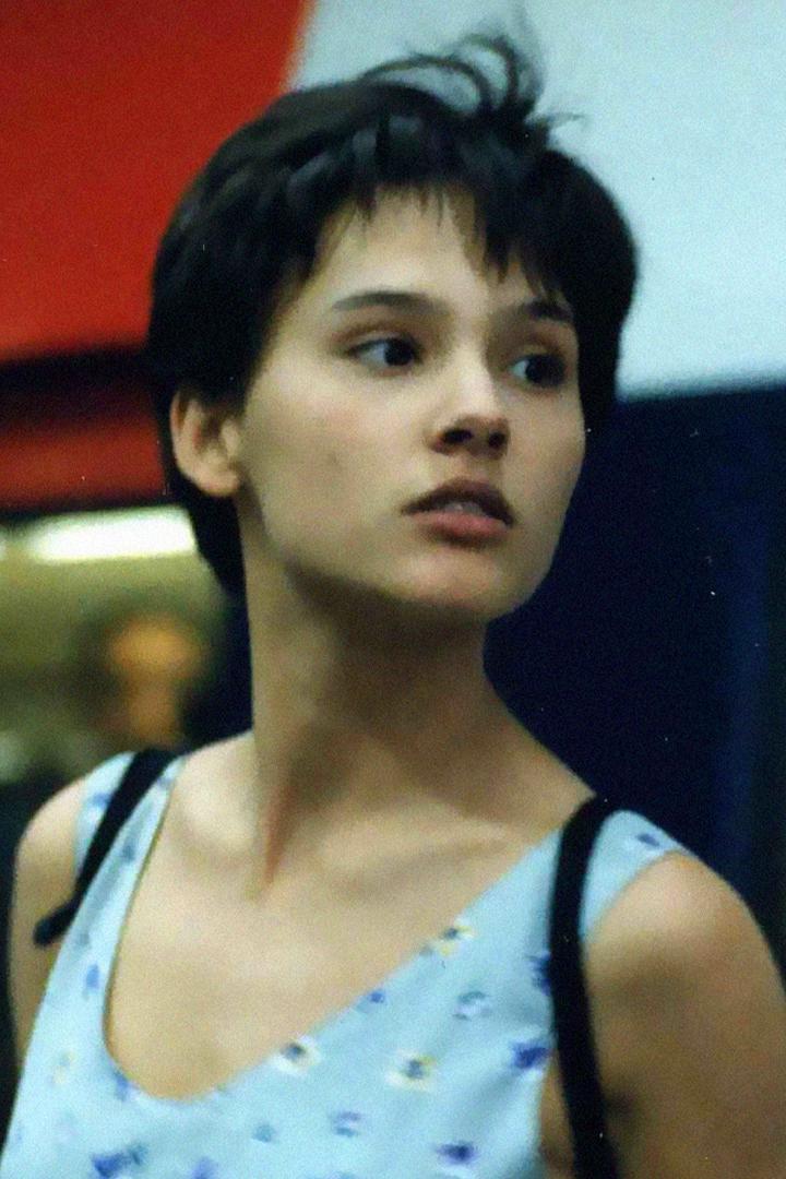 Одинокая девушка (odinokaja-devushka) Фильм 1995