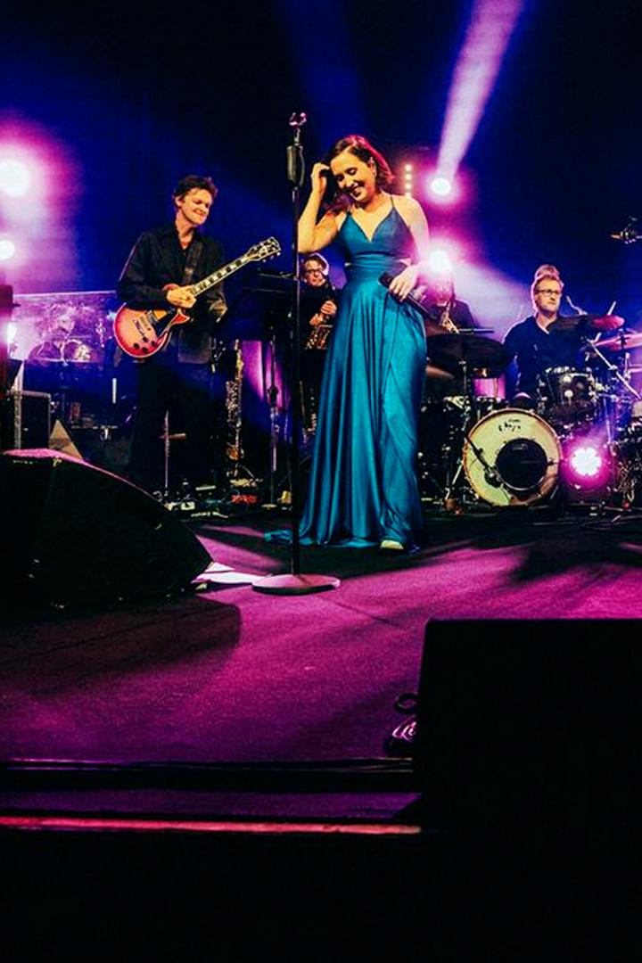 hr-Bigband im Konzert: feat. Alice Merton (hr-bigband-im-konzert-feat-alice-merton) Музыка