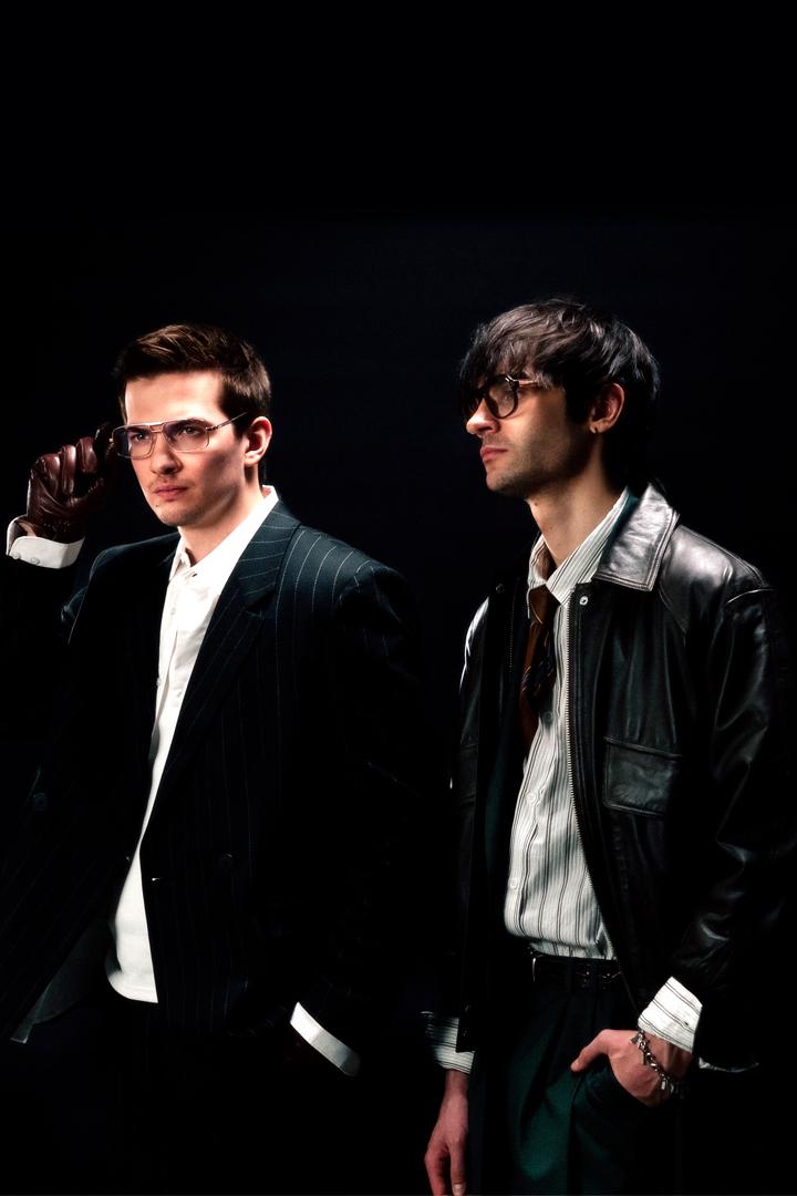 KOLUNOV, Никита Киоссе. Сбегают от любви (kolunov-nikita-kiosse-sbegajut-ot-ljubvi) Музыка