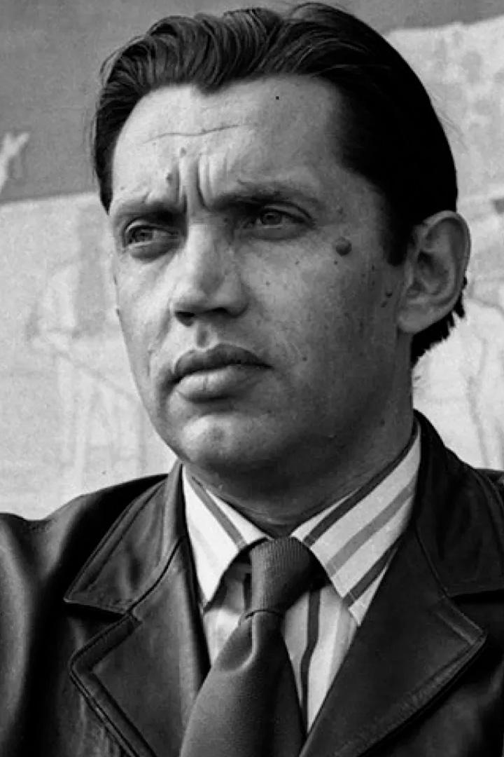 Роберт Рождественский. Не думай о секундах свысока (robert-rozhdestvenskij-ne-dumaj-o-sekundah-svysoka) Документальный фильм