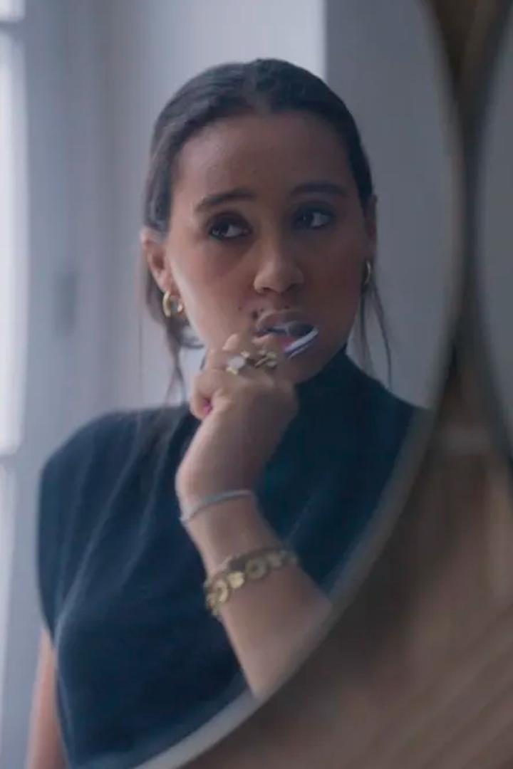 Des dents blanches... au rire jaune ! (des-dents-blanches-au-rire-jaune) Документальный фильм