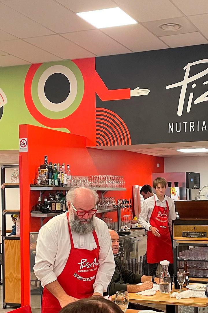 Italie : la pizzeria inclusive de Nico (italie-la-pizzeria-inclusive-de-nico) Документальный фильм